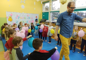 Słuchamy balonikowych dźwięków